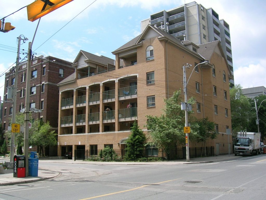 Sheila Miller contains 22 units for men, women, and their families. Fully accessible, the Sheila Miller building helps us accommodate residents with physical limitations more comfortably. The residents and staff work continually at building a strong and active community where residents can come together to share their experiences in creating a safe and supportive environment.
