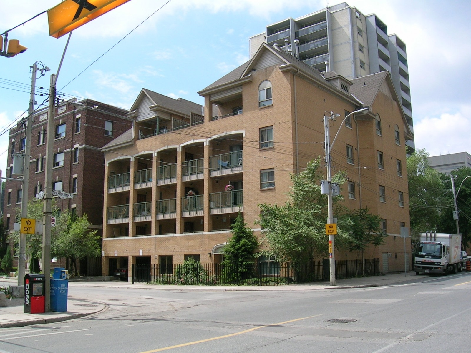Sheila Miller contains 22 units for men, women, and their families. Fully accessible, the Sheila Miller building helps us accommodate residents with physical limitations more comfortably. The residents and staff work continually at building a strong and active community where residents can come together to share their experiences in creating a safe and supportive environment.